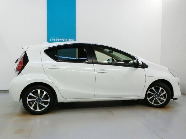 アクア Ｇブラックソフトレザーセレクション　ハイブリッド　ワンオーナー　衝突被害軽減システム　横滑り防止機能　ＡＢＳ　エアバッグ　オートクルーズコントロール　盗難防止装置　バックカメラ　ＥＴＣ　ドラレコ　ミュージックプレイヤー接続可　ＣＤ（3枚目）