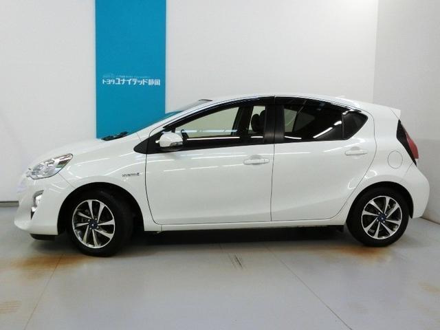 アクア Ｇブラックソフトレザーセレクション　ハイブリッド　ワンオーナー　衝突被害軽減システム　横滑り防止機能　ＡＢＳ　エアバッグ　オートクルーズコントロール　盗難防止装置　バックカメラ　ＥＴＣ　ドラレコ　ミュージックプレイヤー接続可　ＣＤ（4枚目）