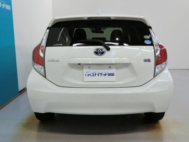 アクア Ｇブラックソフトレザーセレクション　ハイブリッド　ワンオーナー　衝突被害軽減システム　横滑り防止機能　ＡＢＳ　エアバッグ　オートクルーズコントロール　盗難防止装置　バックカメラ　ＥＴＣ　ドラレコ　ミュージックプレイヤー接続可　ＣＤ（5枚目）