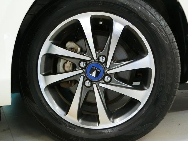 アクア Ｇブラックソフトレザーセレクション　ハイブリッド　ワンオーナー　衝突被害軽減システム　横滑り防止機能　ＡＢＳ　エアバッグ　オートクルーズコントロール　盗難防止装置　バックカメラ　ＥＴＣ　ドラレコ　ミュージックプレイヤー接続可　ＣＤ（8枚目）