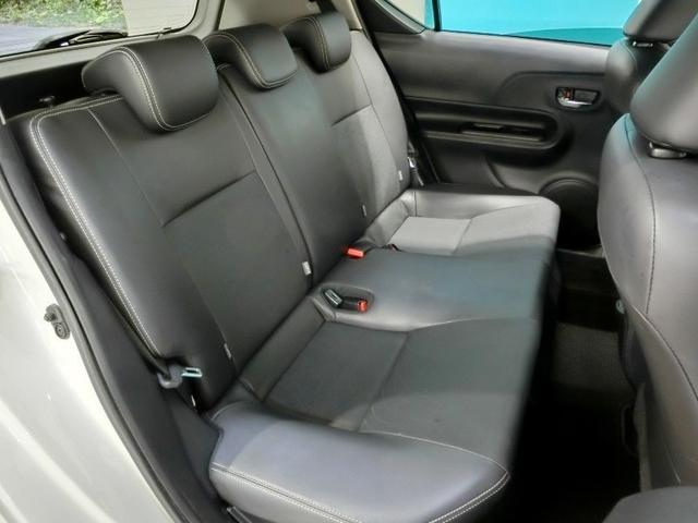 アクア Ｇブラックソフトレザーセレクション　ハイブリッド　ワンオーナー　衝突被害軽減システム　横滑り防止機能　ＡＢＳ　エアバッグ　オートクルーズコントロール　盗難防止装置　バックカメラ　ＥＴＣ　ドラレコ　ミュージックプレイヤー接続可　ＣＤ（12枚目）