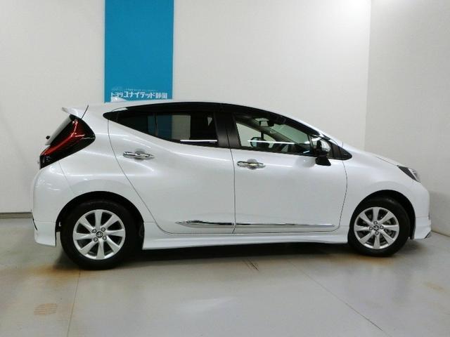 アクア Ｚ　ハイブリッド　ワンオーナー　安全装備　衝突被害軽減システム　横滑り防止機能　ＡＢＳ　エアバッグ　オートクルーズコントロール　盗難防止装置　ナビ　バックカメラ　ＥＴＣ　ドラレコ　スマートキー　キーレス（4枚目）