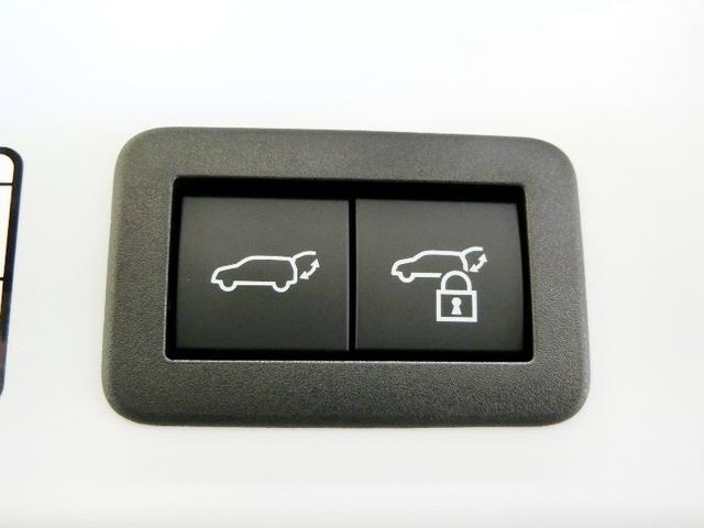 カローラクロス ハイブリッド Z ハイブリッド ワンオーナー ハーフレザー 電動シート 安全装備 衝突被害軽減システム 横滑り防止機能 ABS エアバッグ オートクルーズコントロール 盗難防止装置 TV バックカメラ ETC キーレス(17枚目)