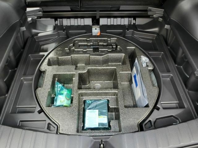 カローラクロス ハイブリッド Z ハイブリッド ワンオーナー ハーフレザー 電動シート 安全装備 衝突被害軽減システム 横滑り防止機能 ABS エアバッグ オートクルーズコントロール 盗難防止装置 TV バックカメラ ETC キーレス(18枚目)