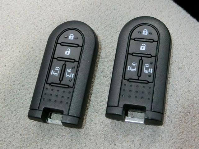 ムーヴキャンバス Ｘリミテッドメイクアップ　ＳＡＩＩＩ　衝突被害軽減システム　横滑り防止機能　ＡＢＳ　エアバッグ　盗難防止装置　アイドリングストップ　ＥＴＣ　ミュージックプレイヤー接続可　ＣＤ　スマートキー　キーレス　フル装備　両側電動スライド　オートマ（31枚目）