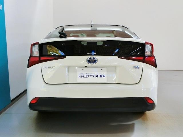 プリウス Ｓ　ハイブリッド　ワンオーナー　安全装備　衝突被害軽減システム　横滑り防止機能　ＡＢＳ　エアバッグ　オートクルーズコントロール　盗難防止装置　バックカメラ　ＥＴＣ　ドラレコ　ミュージックプレイヤー接続可（5枚目）