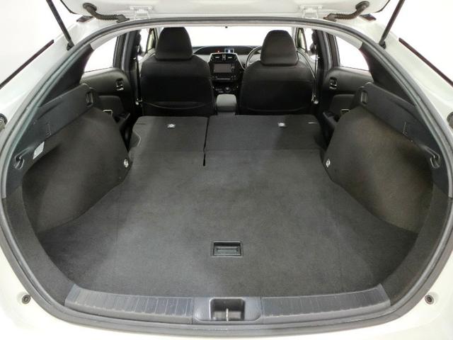 プリウス Ｓ　ハイブリッド　ワンオーナー　安全装備　衝突被害軽減システム　横滑り防止機能　ＡＢＳ　エアバッグ　オートクルーズコントロール　盗難防止装置　バックカメラ　ＥＴＣ　ドラレコ　ミュージックプレイヤー接続可（14枚目）