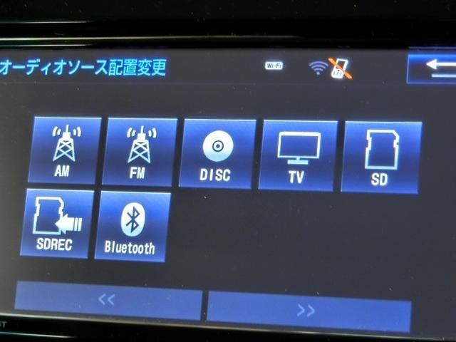 プリウス Ｓ　ハイブリッド　ワンオーナー　安全装備　衝突被害軽減システム　横滑り防止機能　ＡＢＳ　エアバッグ　オートクルーズコントロール　盗難防止装置　バックカメラ　ＥＴＣ　ドラレコ　ミュージックプレイヤー接続可（19枚目）