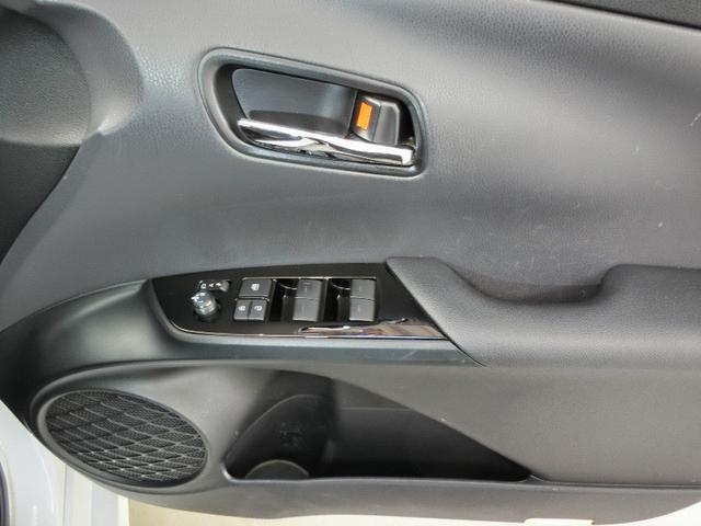 プリウス Ｓ　ハイブリッド　ワンオーナー　安全装備　衝突被害軽減システム　横滑り防止機能　ＡＢＳ　エアバッグ　オートクルーズコントロール　盗難防止装置　バックカメラ　ＥＴＣ　ドラレコ　ミュージックプレイヤー接続可（24枚目）