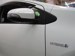 ドアミラーは電動格納機能もあります。駐車する際にこの機能があると大変便利ですね。 7