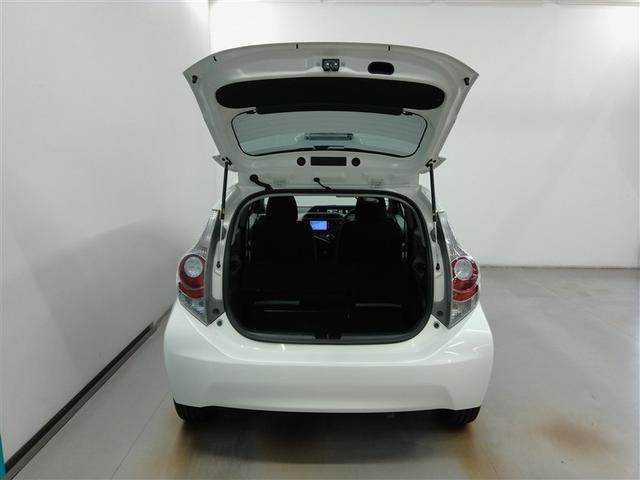 アクア S ハイブリッド ワンオーナー 横滑り防止機能 ABS エアバッグ 盗難防止装置 バックカメラ ETC ミュージックプレイヤー接続可 CD スマートキー キーレス フル装備 オートマ(17枚目)