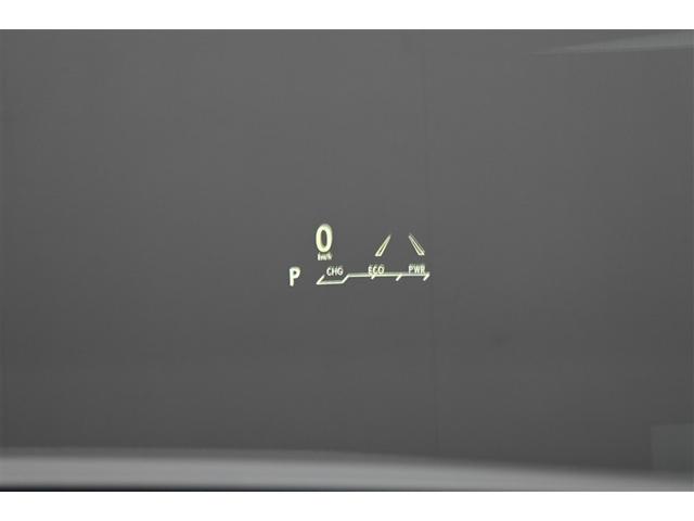 ヘッドアップディスプレイ装備！運転者に車速やギヤポジションなどの情報を視界前方に表示することができます♪