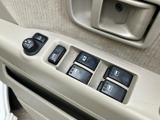 アトレーワゴン 　スローパー　リヤシート付仕様＋コード付リモコン　昇降　ウインチ電動固定　オートエアコン　キーレスエントリー　アルミホイール　電動格納ミラー（24枚目）