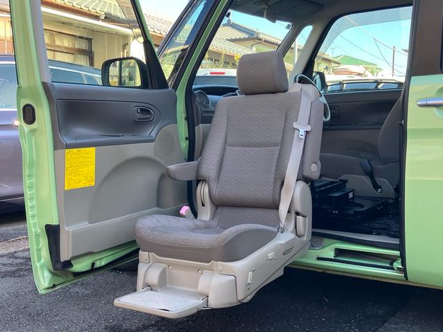 タント 　ウェルカムシート　福祉車両　助手席電動回転リフトシート　リモコン付き　電動スライドミラクルオープンドア　メモリナビＴＶ（34枚目）