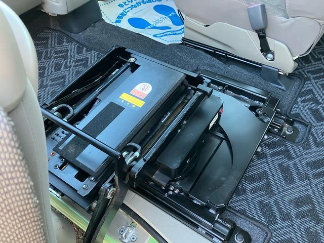 タント 　ウェルカムシート　福祉車両　助手席電動回転リフトシート　リモコン付き　電動スライドミラクルオープンドア　メモリナビＴＶ（38枚目）