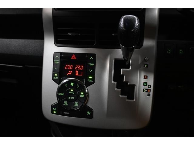 ノア Ｓｉ　フルセグ　ＨＤＤナビ　ＤＶＤ再生　ミュージックプレイヤー接続可　バックカメラ　ＥＴＣ　両側電動スライド　ＨＩＤヘッドライト　ウオークスルー　乗車定員８人　３列シート（9枚目）