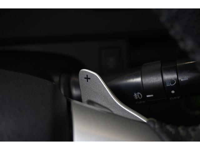 ノア Ｓｉ　フルセグ　ＨＤＤナビ　ＤＶＤ再生　ミュージックプレイヤー接続可　バックカメラ　ＥＴＣ　両側電動スライド　ＨＩＤヘッドライト　ウオークスルー　乗車定員８人　３列シート（30枚目）
