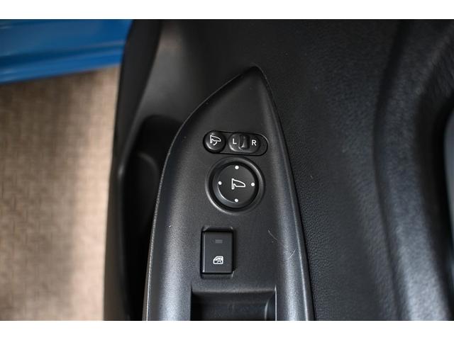 フィットハイブリッド Ｌパッケージ　フルセグ　メモリーナビ　ＤＶＤ再生　ミュージックプレイヤー接続可　バックカメラ　衝突被害軽減システム　ＥＴＣ　ＬＥＤヘッドランプ　社外アルミホイール（22枚目）