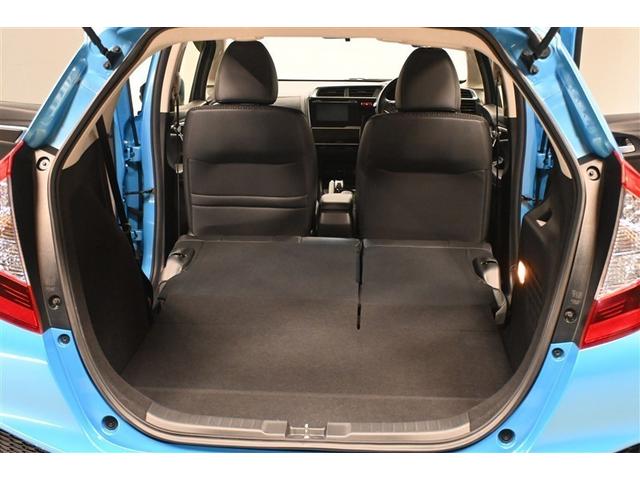 フィットハイブリッド Ｌパッケージ　フルセグ　メモリーナビ　ＤＶＤ再生　ミュージックプレイヤー接続可　バックカメラ　衝突被害軽減システム　ＥＴＣ　ＬＥＤヘッドランプ　社外アルミホイール（29枚目）