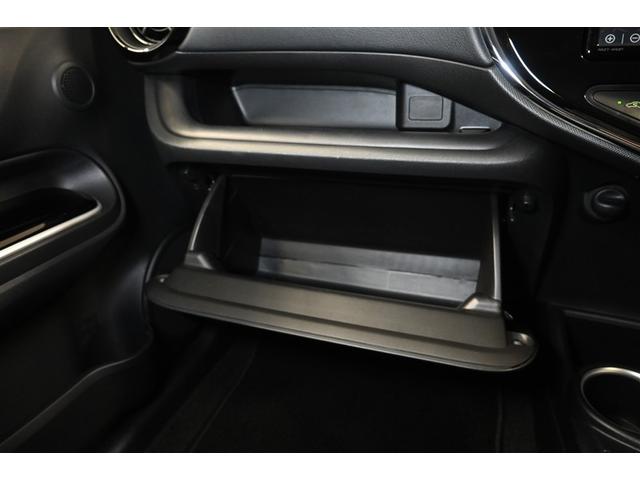 アクア クロスオーバー　フルセグ　メモリーナビ　ＤＶＤ再生　バックカメラ　衝突被害軽減システム　ＥＴＣ　ワンオーナー（15枚目）