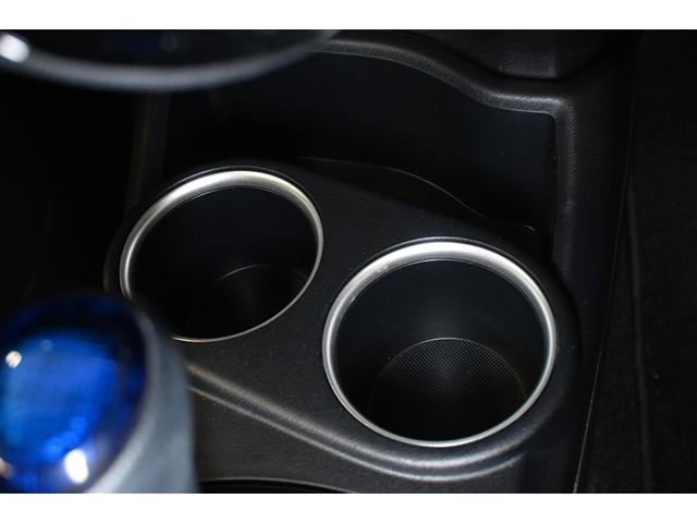 アクア Ｇソフトレザーセレクション　フルセグ　メモリーナビ　ＤＶＤ再生　ミュージックプレイヤー接続可　バックカメラ　衝突被害軽減システム　ＥＴＣ　ドラレコ　ＬＥＤヘッドランプ　ワンオーナー（12枚目）