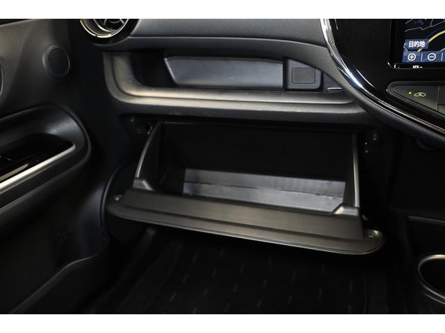 アクア Ｇソフトレザーセレクション　フルセグ　メモリーナビ　ＤＶＤ再生　ミュージックプレイヤー接続可　バックカメラ　衝突被害軽減システム　ＥＴＣ　ドラレコ　ＬＥＤヘッドランプ　ワンオーナー（16枚目）