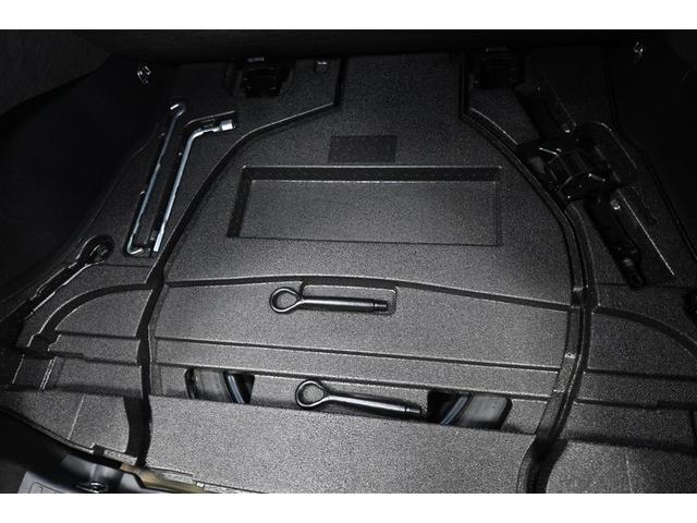 プリウス Ａツーリングセレクション　フルセグ　メモリーナビ　ＤＶＤ再生　ミュージックプレイヤー接続可　バックカメラ　衝突被害軽減システム　ＥＴＣ　ＬＥＤヘッドランプ　ワンオーナー（30枚目）