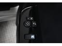 狭い場所も苦になりません。電動格納ドアミラー装備。