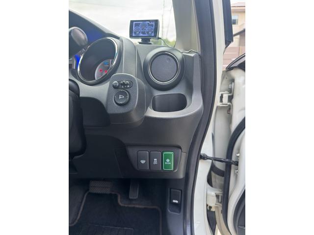 フィットハイブリッド スマートセレクション　ファインスタイル　バックカメラ　フルセグＴＶ　Ｂｌｕｅｔｏｏｔｈ　　ナビ　ＥＴＣ　　アルミホイール　ドアバイザー（12枚目）
