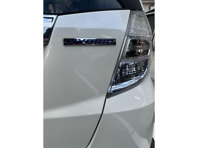 フィットハイブリッド スマートセレクション　ファインスタイル　バックカメラ　フルセグＴＶ　Ｂｌｕｅｔｏｏｔｈ　　ナビ　ＥＴＣ　　アルミホイール　ドアバイザー（24枚目）