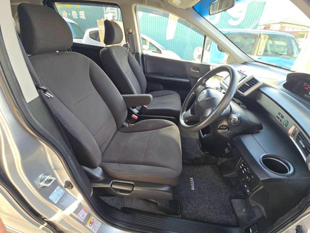 フリード フレックスｉ　エアロ　両側パワースライドドア　ナビ　フルセグＴＶ　バックカメラ　ＥＴＣ　電動格納ミラー　スマートキー　オートエアコン　ドアバイザー　アルミホイール　フリップダウンモニター（3枚目）