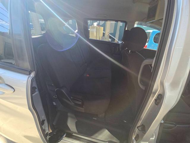 フリード フレックスｉ　エアロ　両側パワースライドドア　ナビ　フルセグＴＶ　バックカメラ　ＥＴＣ　電動格納ミラー　スマートキー　オートエアコン　ドアバイザー　アルミホイール　フリップダウンモニター（13枚目）