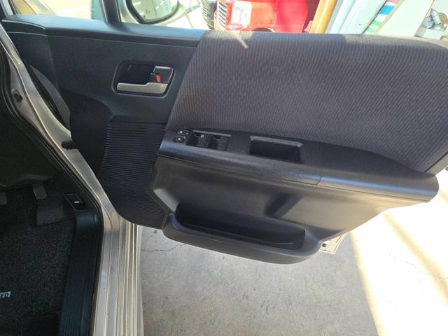 フリード フレックスｉ　エアロ　両側パワースライドドア　ナビ　フルセグＴＶ　バックカメラ　ＥＴＣ　電動格納ミラー　スマートキー　オートエアコン　ドアバイザー　アルミホイール　フリップダウンモニター（18枚目）