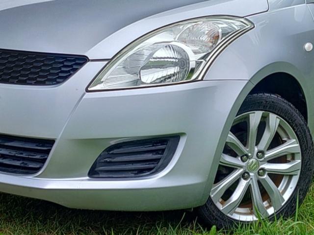 スイフト XG 5速マニュアル RS16インチアルミホイル チタンフェイスマフラー スマートキー スタッドレスタイヤセット オプションレイズアルミホイル(7枚目)