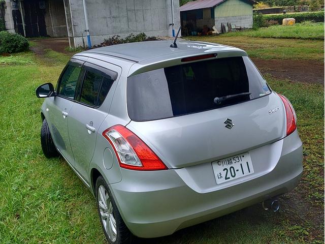 スイフト XG 5速マニュアル RS16インチアルミホイル チタンフェイスマフラー スマートキー スタッドレスタイヤセット オプションレイズアルミホイル(9枚目)