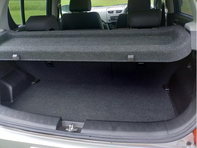 スイフト XG 5速マニュアル RS16インチアルミホイル チタンフェイスマフラー スマートキー スタッドレスタイヤセット オプションレイズアルミホイル(10枚目)