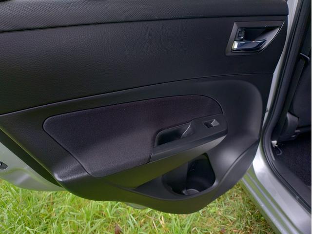 スイフト XG 5速マニュアル RS16インチアルミホイル チタンフェイスマフラー スマートキー スタッドレスタイヤセット オプションレイズアルミホイル(31枚目)