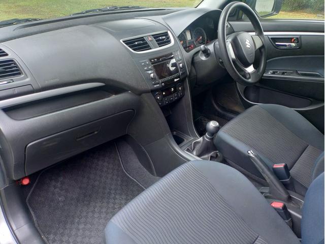 スイフト XG 5速マニュアル RS16インチアルミホイル チタンフェイスマフラー スマートキー スタッドレスタイヤセット オプションレイズアルミホイル(32枚目)