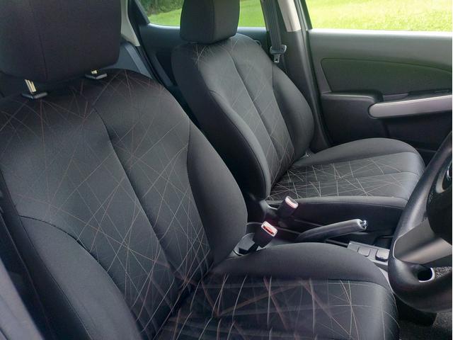 デミオ 15C 5速マニュアル LEDヘッドライト 14インチアルミホイル スタッドレスタイヤセット オプションレイズアルミホイルセット(13枚目)