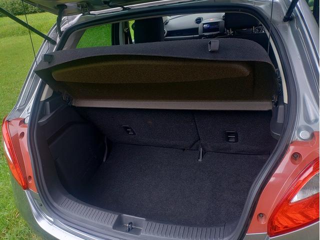 デミオ 15C 5速マニュアル LEDヘッドライト 14インチアルミホイル スタッドレスタイヤセット オプションレイズアルミホイルセット(18枚目)