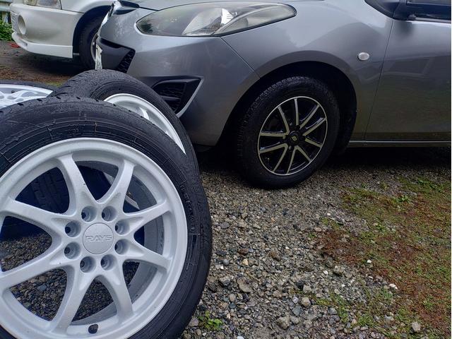 デミオ 15C 5速マニュアル LEDヘッドライト 14インチアルミホイル スタッドレスタイヤセット オプションレイズアルミホイルセット(34枚目)