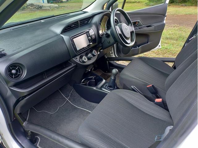 ヴィッツ ＧＲスポーツ　レーシングＰＫＧ　ダッシュ貫通式ロールゲージ　ＴＲＤサスペンション　ロースチールブレーキ　１５インチアルミホイル　シバタイヤ　ＴＲＤスポーツマフラー　トヨタ純正ナビ　ＥＴＣ　スタッドレスタイヤセット（30枚目）