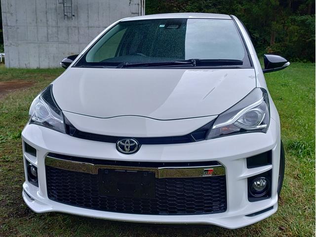 ヴィッツ GRスポーツ 新品シバタイヤ WORKアルミホイル LEDヘッドライト 純正ナビ GRスポーツシート スマートキー オプション ブレーキチューニング フジツボマフラー交換 スタッドレスタイヤセット(2枚目)