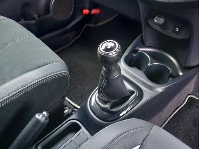 ヴィッツ GRスポーツ 新品シバタイヤ WORKアルミホイル LEDヘッドライト 純正ナビ GRスポーツシート スマートキー オプション ブレーキチューニング フジツボマフラー交換 スタッドレスタイヤセット(11枚目)