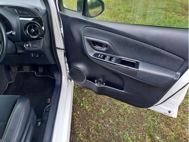 ヴィッツ GRスポーツ 新品シバタイヤ WORKアルミホイル LEDヘッドライト 純正ナビ GRスポーツシート スマートキー オプション ブレーキチューニング フジツボマフラー交換 スタッドレスタイヤセット(26枚目)