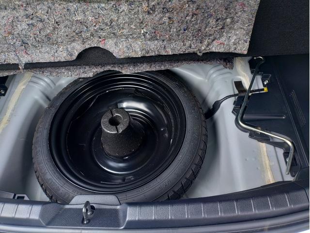 ヴィッツ GRスポーツ 新品シバタイヤ WORKアルミホイル LEDヘッドライト 純正ナビ GRスポーツシート スマートキー オプション ブレーキチューニング フジツボマフラー交換 スタッドレスタイヤセット(28枚目)