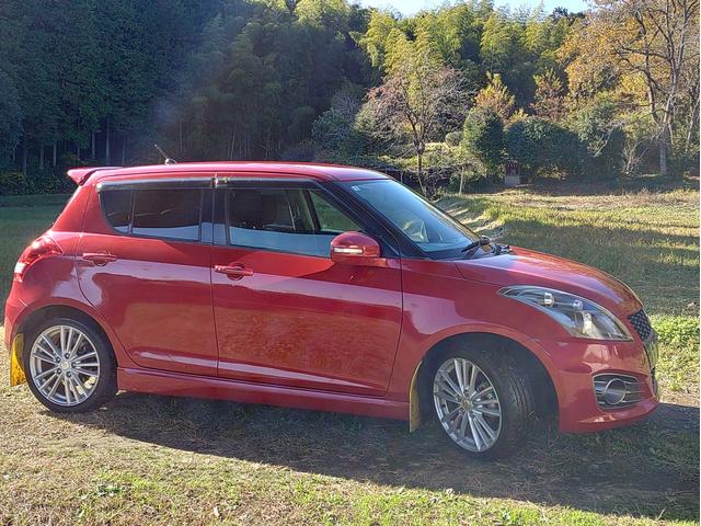 スイフトスポーツ ベースグレード　１３５馬力　ディスチャージヘッドライト　ポテンザＲＥ００４　ナビ　バックカメラ　ＥＴＣ　オプションブレーキチューニング　フジツボ技研マフラー　スタッドレスタイヤセット（4枚目）