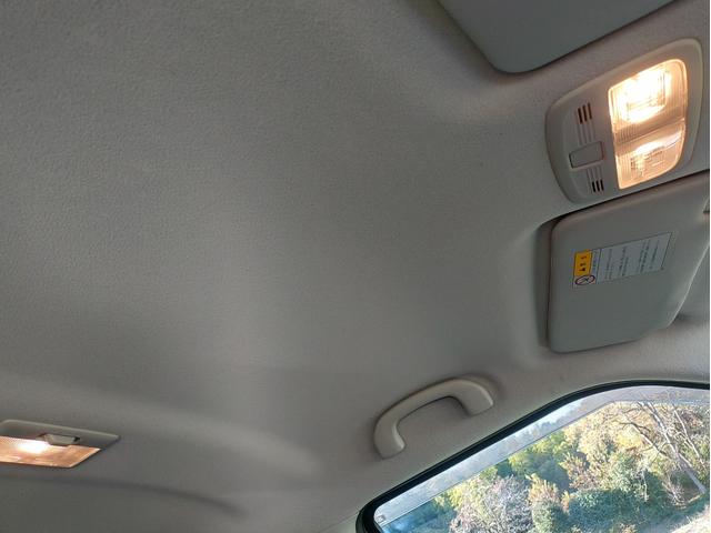 スイフトスポーツ ベースグレード　１３５馬力　ディスチャージヘッドライト　ポテンザＲＥ００４　ナビ　バックカメラ　ＥＴＣ　オプションブレーキチューニング　フジツボ技研マフラー　スタッドレスタイヤセット（12枚目）