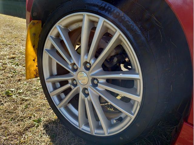 スイフトスポーツ ベースグレード　１３５馬力　ディスチャージヘッドライト　ポテンザＲＥ００４　ナビ　バックカメラ　ＥＴＣ　オプションブレーキチューニング　フジツボ技研マフラー　スタッドレスタイヤセット（21枚目）