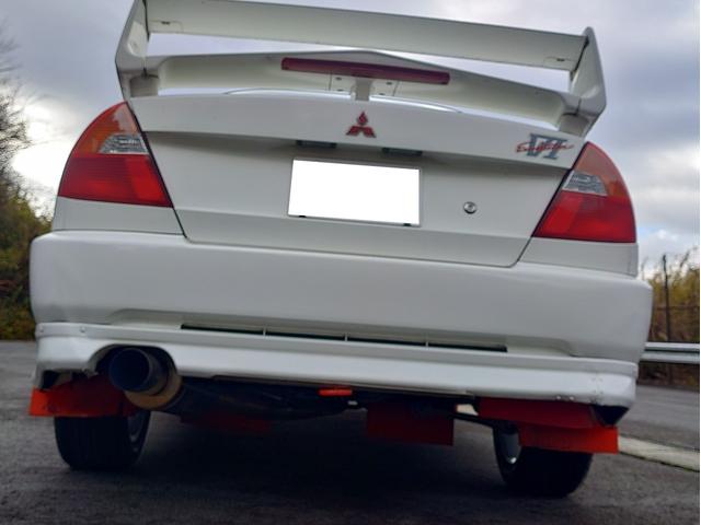 ランサー ＲＳエボリューションＶＩ　エアコン付　ダッシュ貫通９点式ロールゲージ　別タン式サスペンション　Ｆ・Ｃ・Ｒ機械式ＬＳＤ　ボディ補強　レカロ両脚　アドバンアルミホイル　新品シバタイヤ　吸排気チューン　フルガード　ナビ　ＥＴＣ（3枚目）